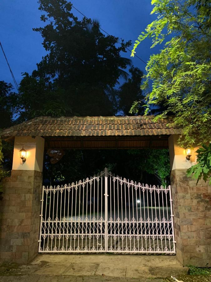Mother'S Inn Homestay Kochi Exteriör bild